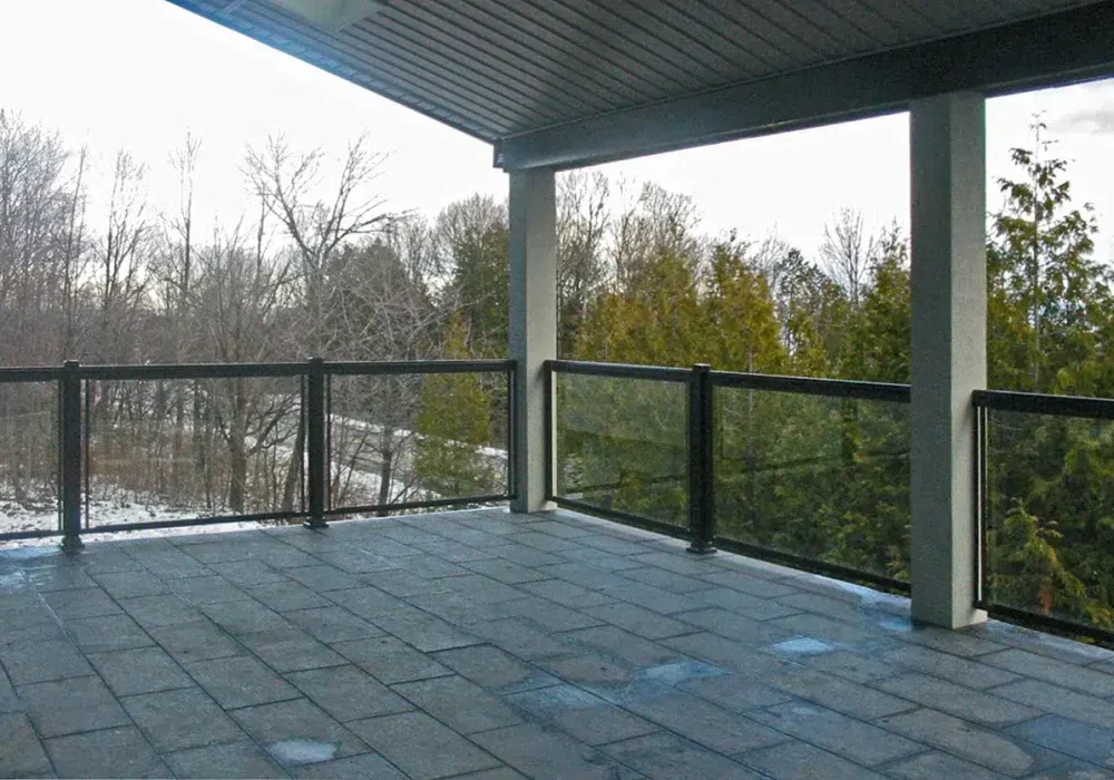 ALUMINUM RAILING WITH GLASS - Clancy Grey Rd New - APK Sunrooms