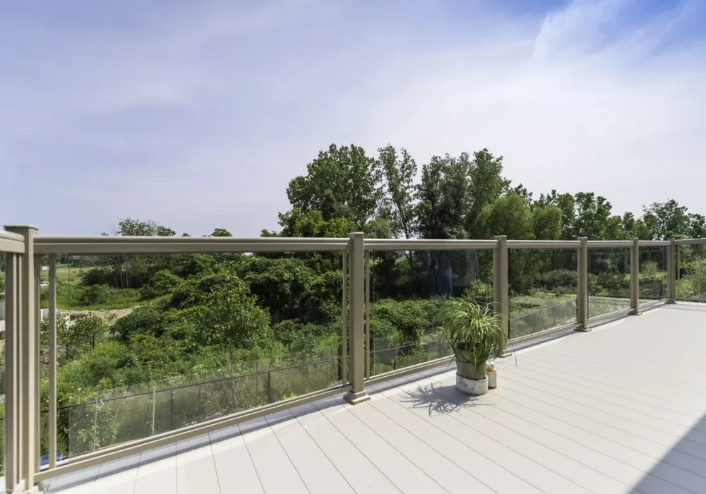 ALUMINUM RAILING WITH GLASS - Tropical Projects New - APK Sunrooms